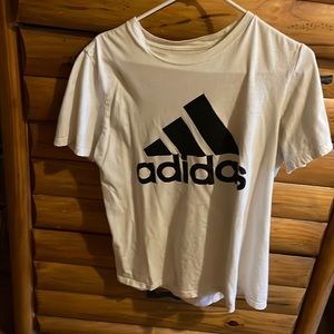 Addams shirt made by amplifier it’s a medium